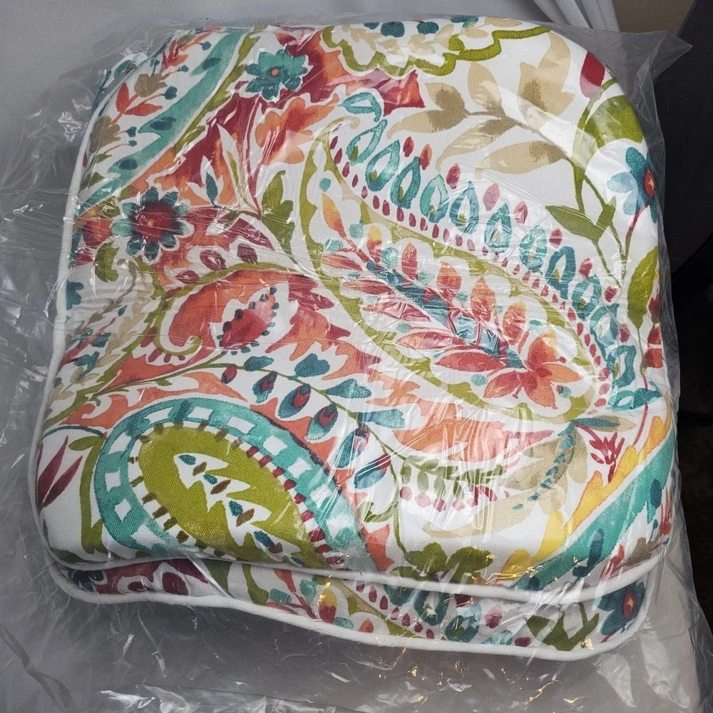 Indoor/Outdoor Chairpad with Ties, 16